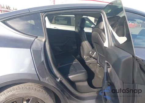 2020 Tesla Model Y Long Range Dual Motor All-Wheel Drive z USA, uszkodzony, nr VIN 5YJYGDEE6LF053141